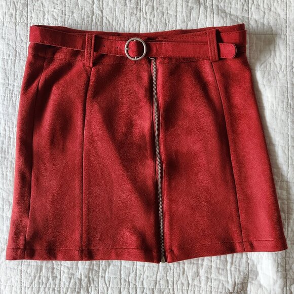 🇫🇷 French Mini Faux Suede Red Skirt - Size M - Picture 1 of 6